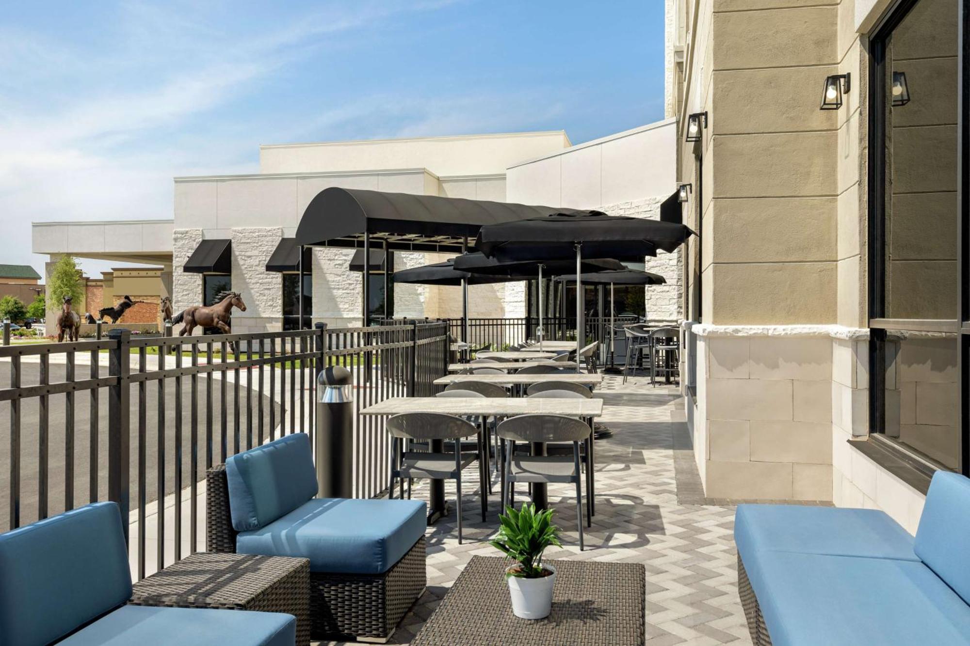 Embassy Suites By Hilton Round Rock Exterior photo